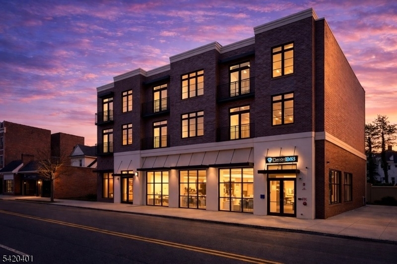 423 South Avenue West - Photo 1