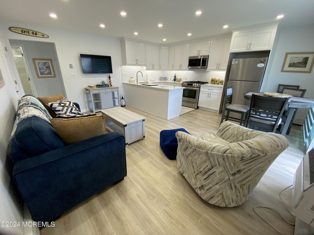 205 Ocean Avenue - Photo 4