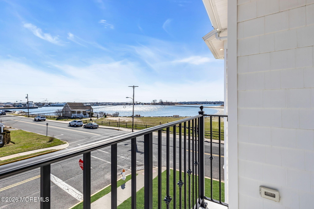 550 Whiting Avenue - Photo 36