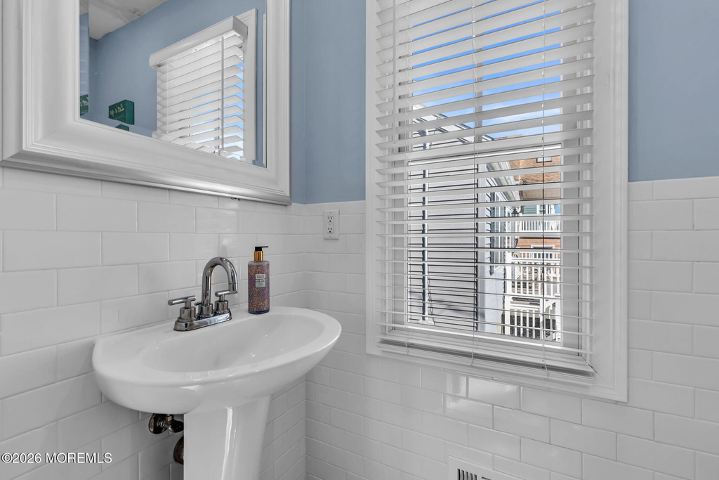 550 Whiting Avenue - Photo 32
