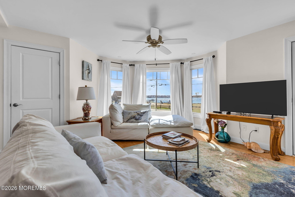 550 Whiting Avenue - Photo 13