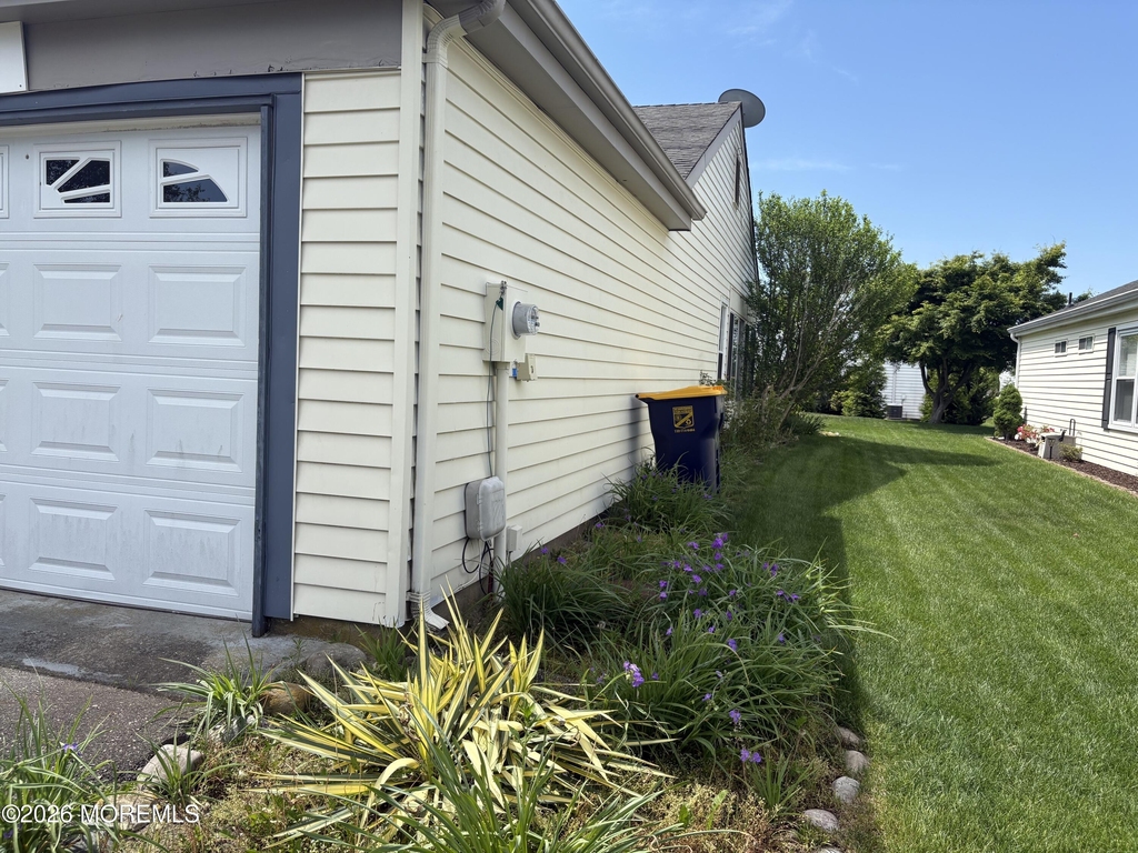 21 Newbury Row - Photo 2