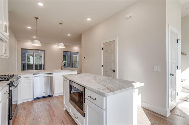 300 Foch Street - Photo 2