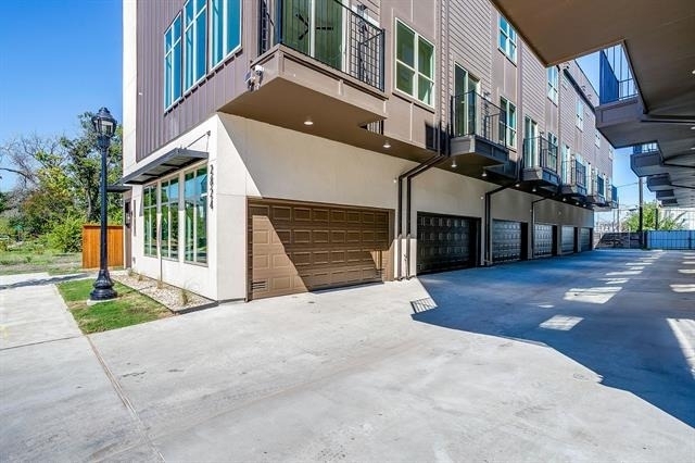 300 Foch Street - Photo 28