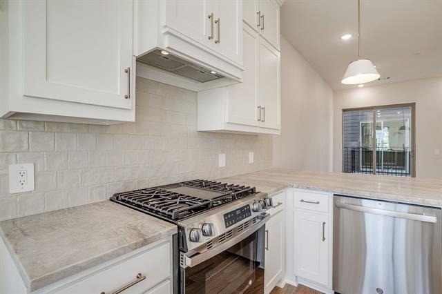 300 Foch Street - Photo 4