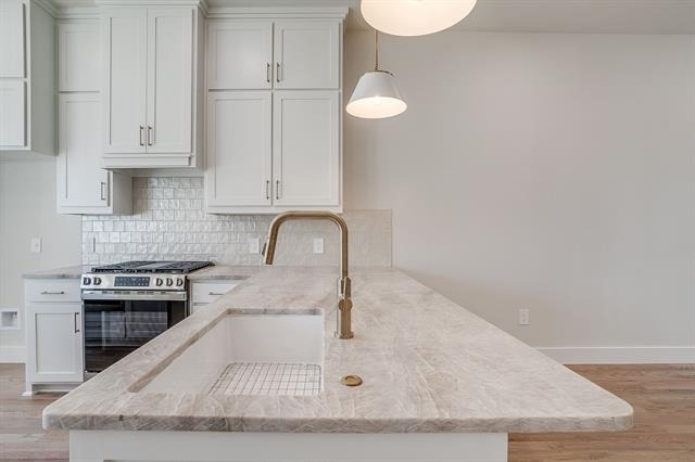 300 Foch Street - Photo 0