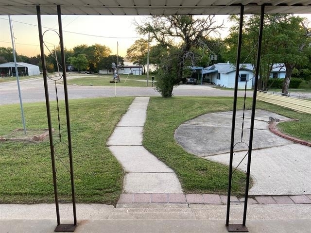 104 County Road 1296 - Photo 4