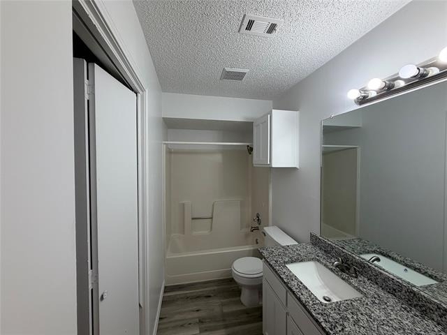 738 Bluebonnet Drive - Photo 3