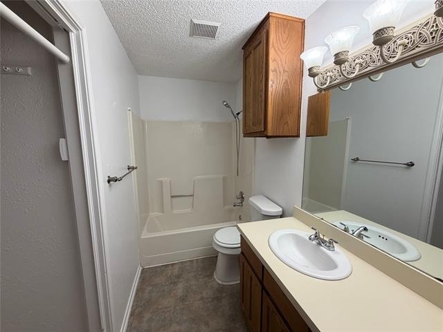 738 Bluebonnet Drive - Photo 4