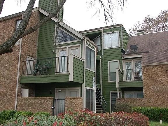 9815 Walnut Street - Photo 0