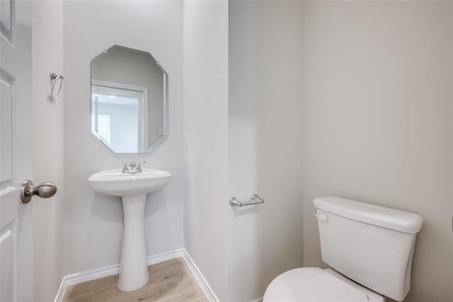4601 Avion Drive - Photo 2