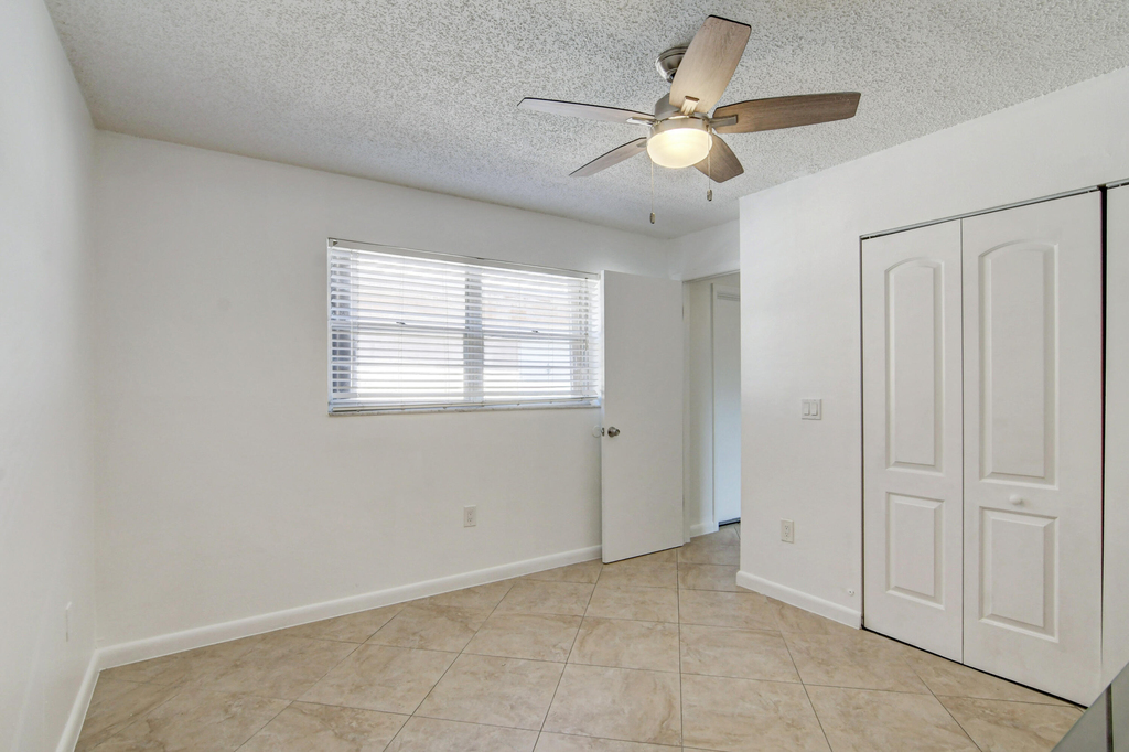 600 Sw 2nd Avenue - Photo 0