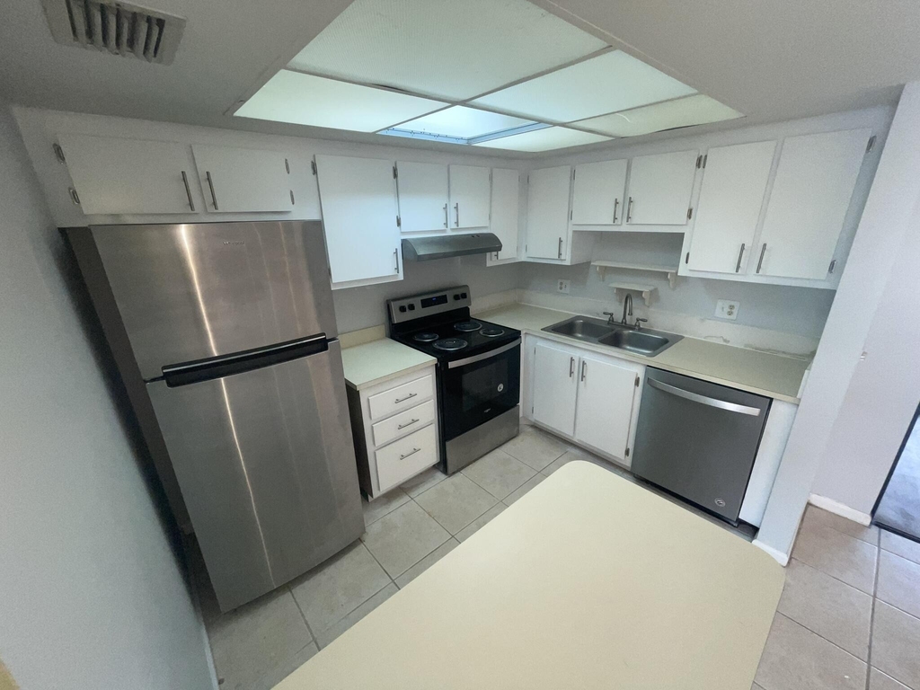 4185 Oak Terrace Drive - Photo 2