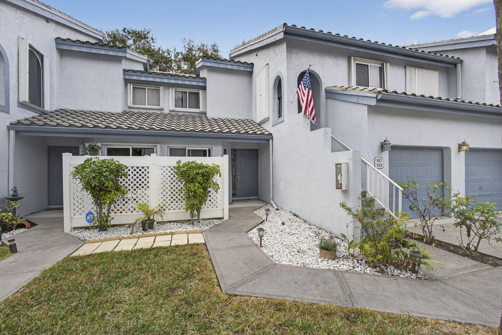 9746 Nickels Boulevard - Photo 0