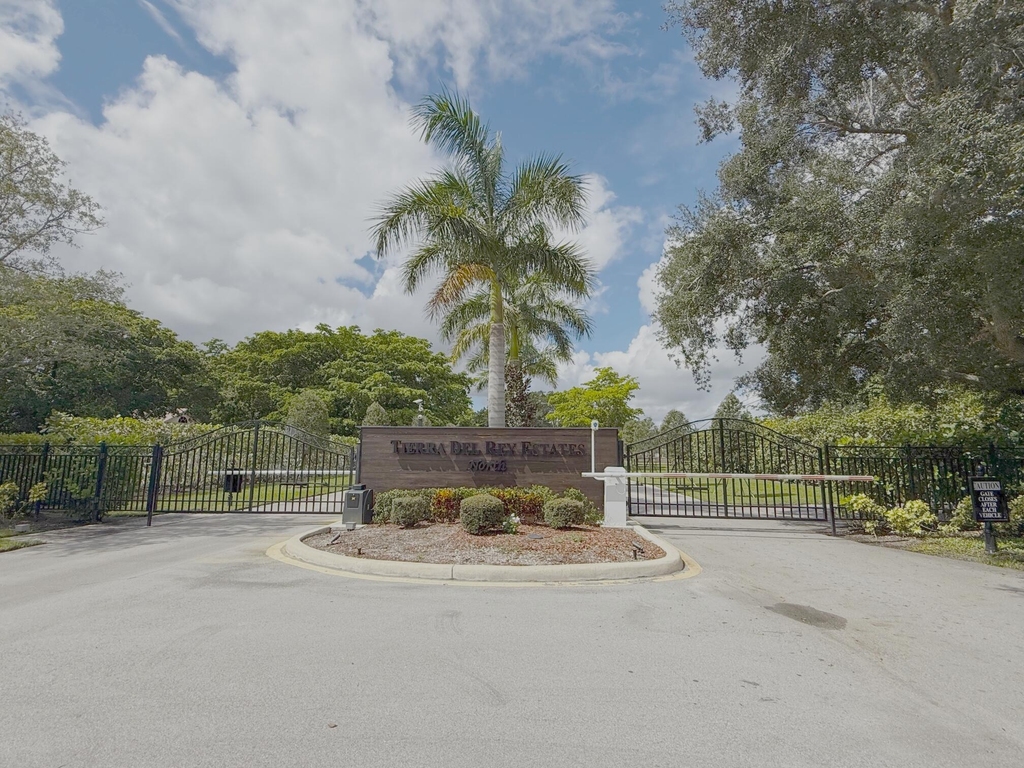 10157 La Reina Road - Photo 2