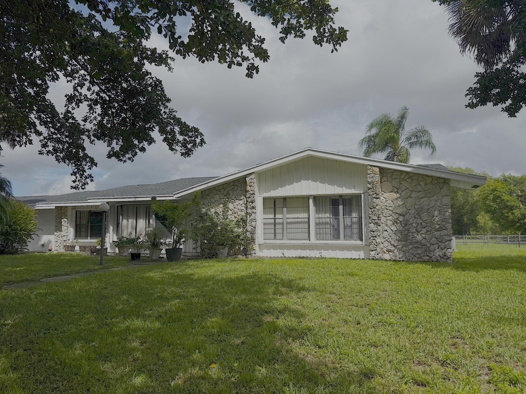 10157 La Reina Road - Photo 1