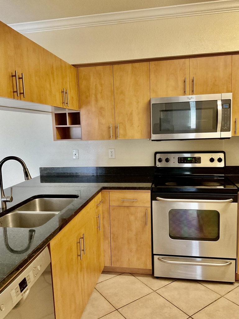 6418 Emerald Dunes  W/garage - Photo 4