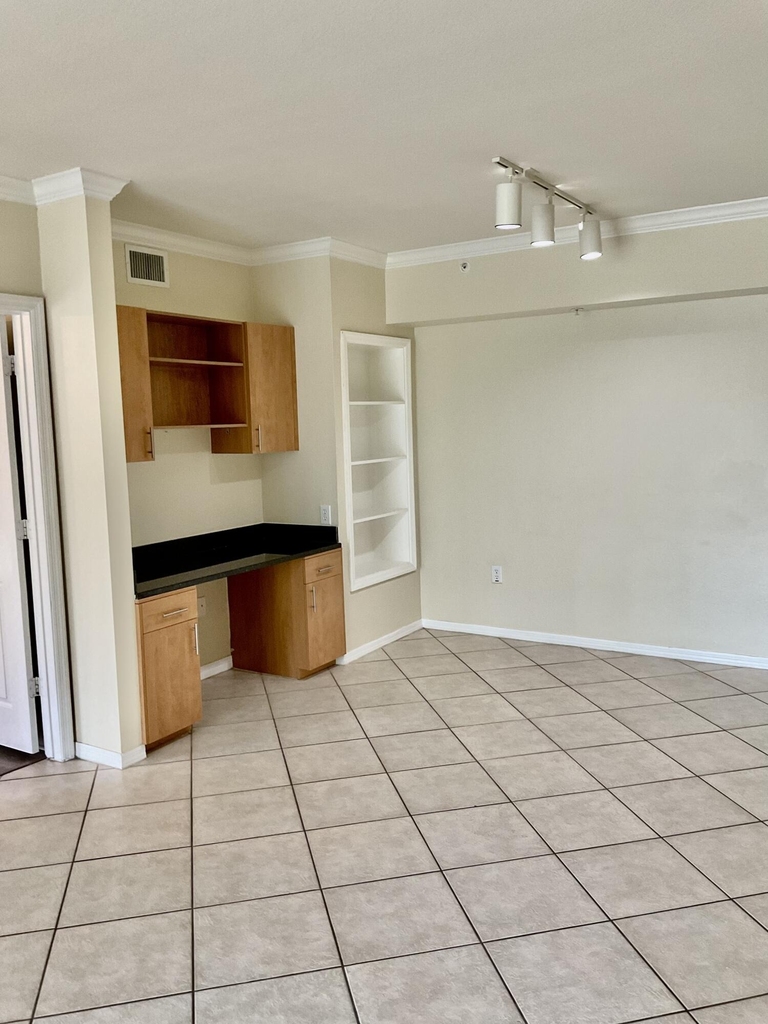 6418 Emerald Dunes  W/garage - Photo 2