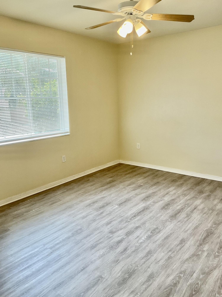 6418 Emerald Dunes  W/garage - Photo 11