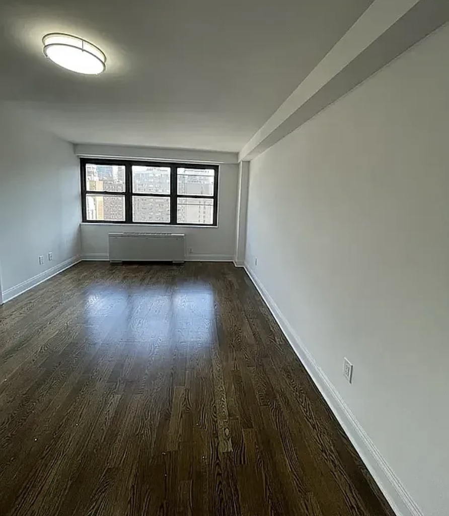240 East 82nd Street - Photo 2