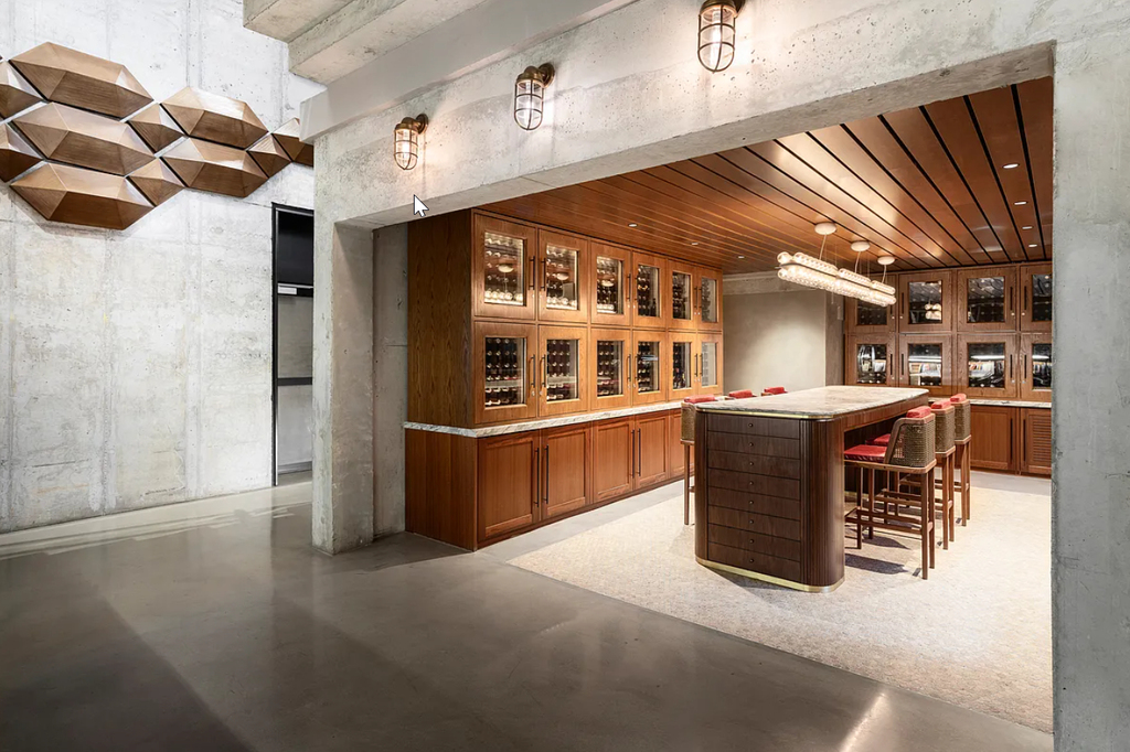 West 60  St  - Photo 12