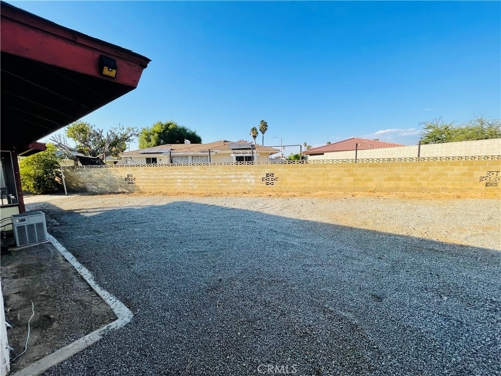 678 Monterey Place - Photo 34