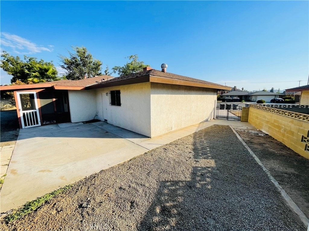 678 Monterey Place - Photo 31