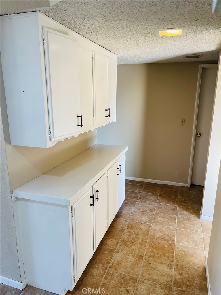 678 Monterey Place - Photo 11