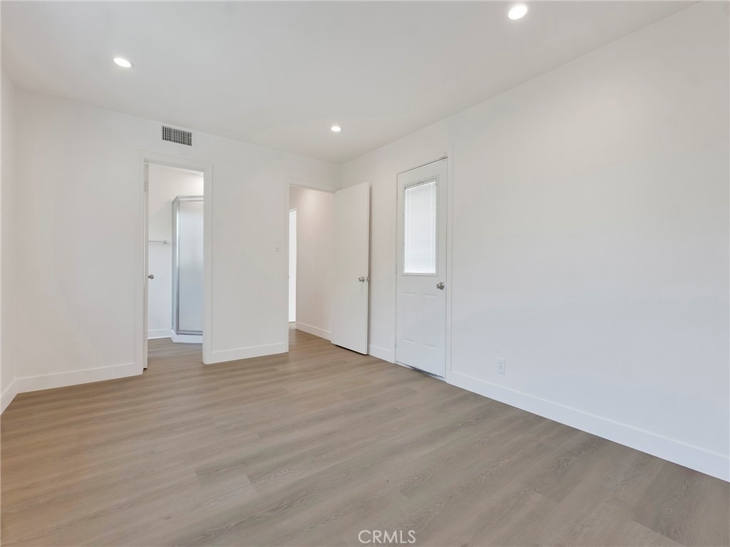 22222 Vanowen - Photo 17
