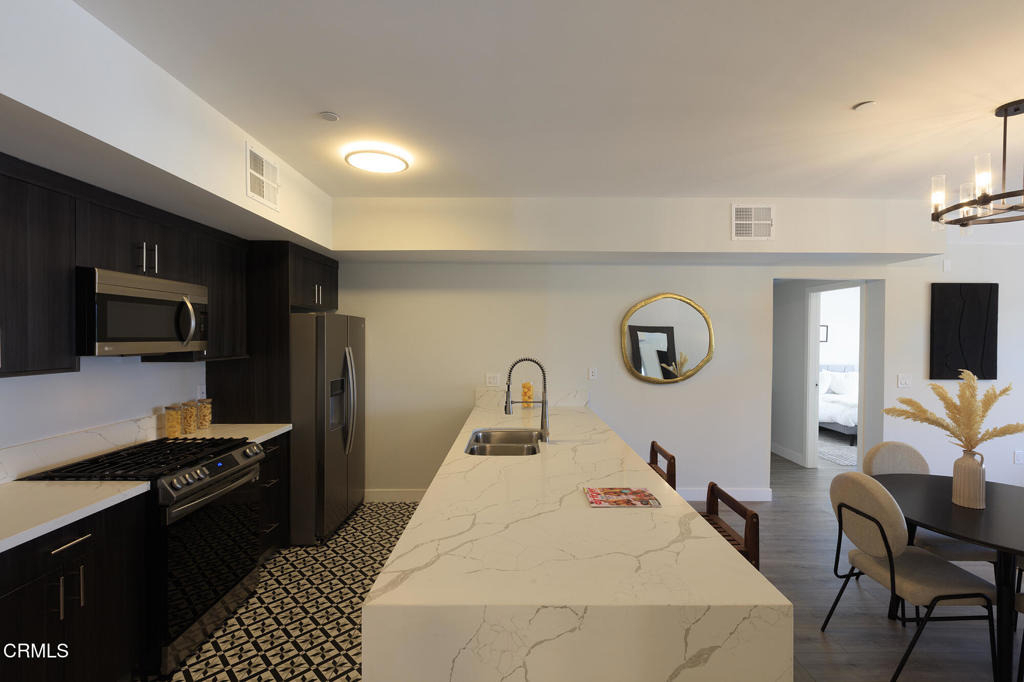 1300 W Mission Boulevard - Photo 3