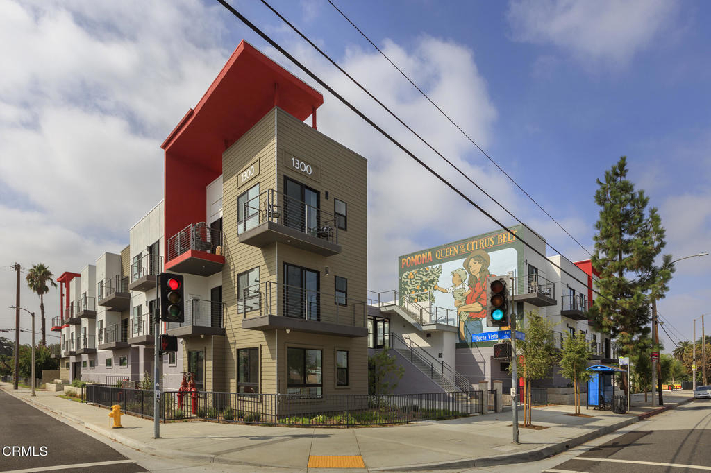 1300 W Mission Boulevard - Photo 1