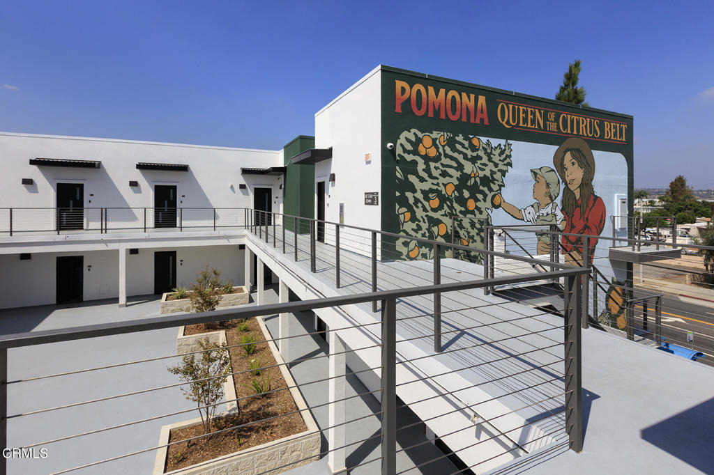 1300 W Mission Boulevard - Photo 2