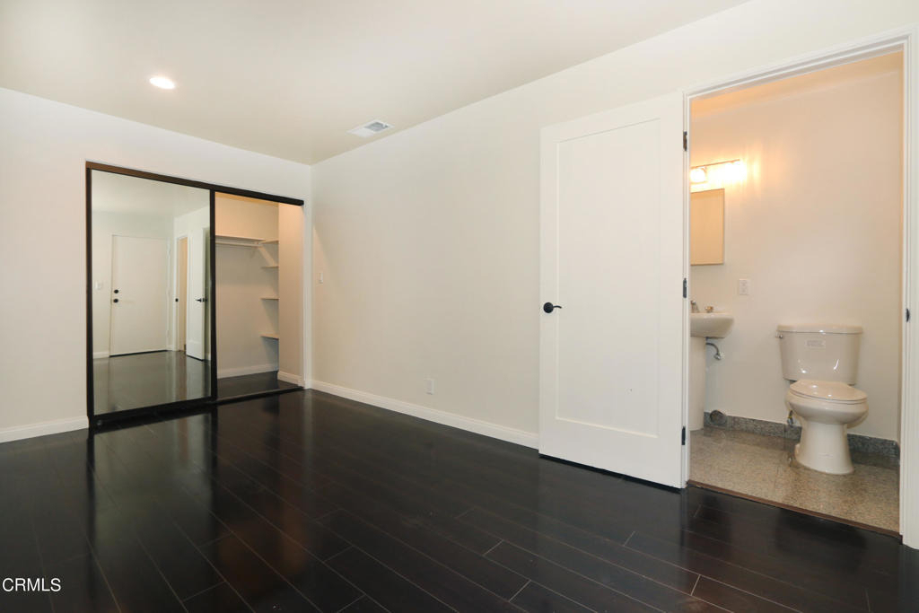 11256 Nebraska Avenue - Photo 2