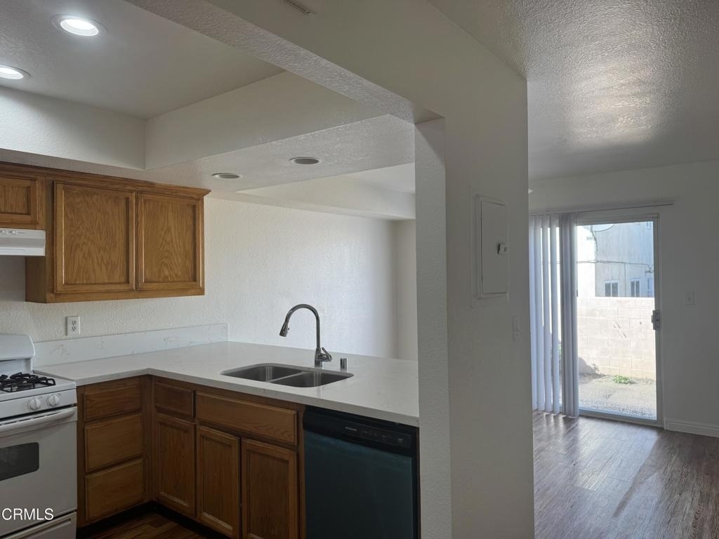 3115 Banning Avenue - Photo 2