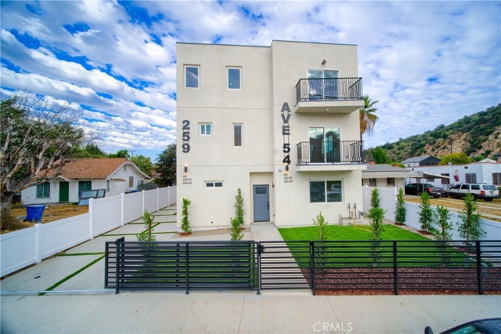 259 S Avenue 54 - Photo 0