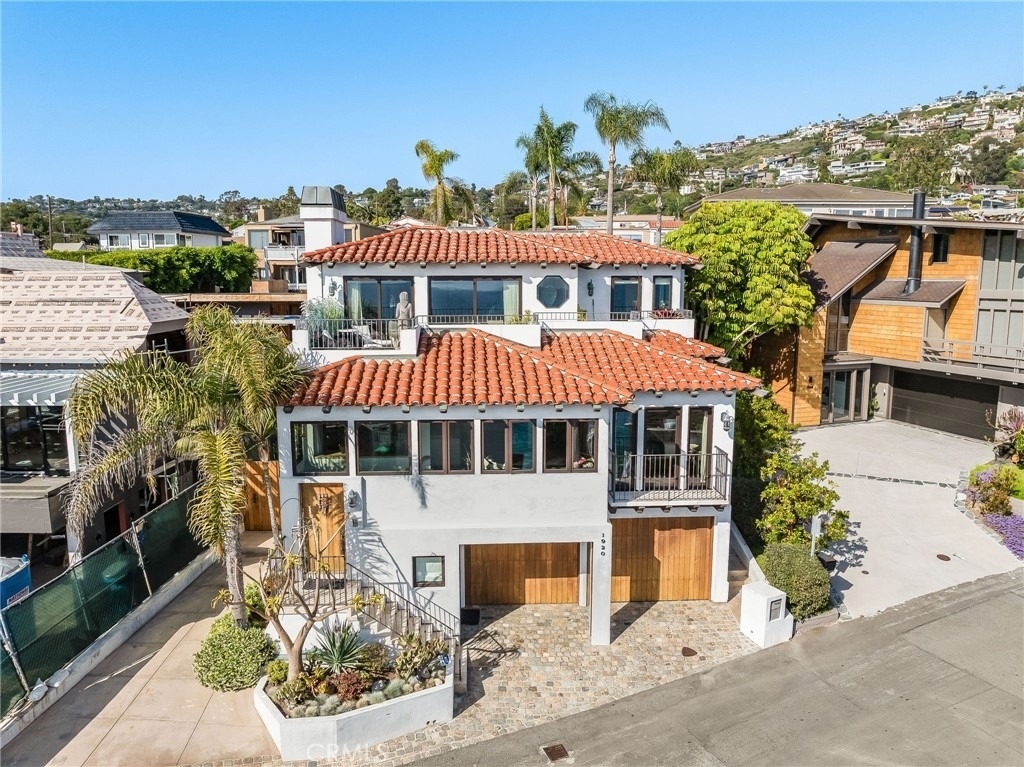 1920 Ocean Way - Photo 0