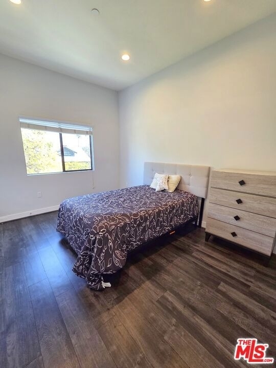 2651 S Hobart Boulevard - Photo 12