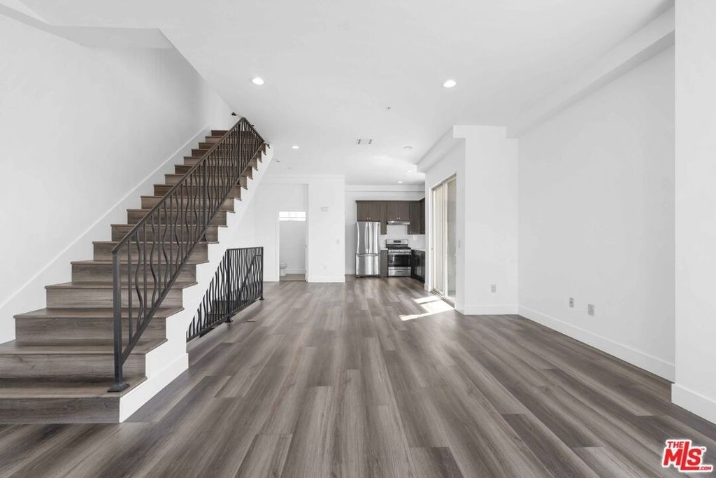 6006 Klump Avenue - Photo 6