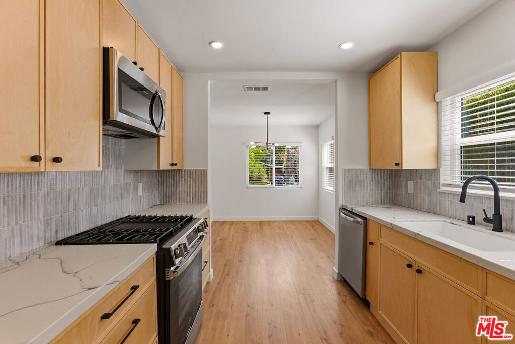 1405 N Coronado Street - Photo 5