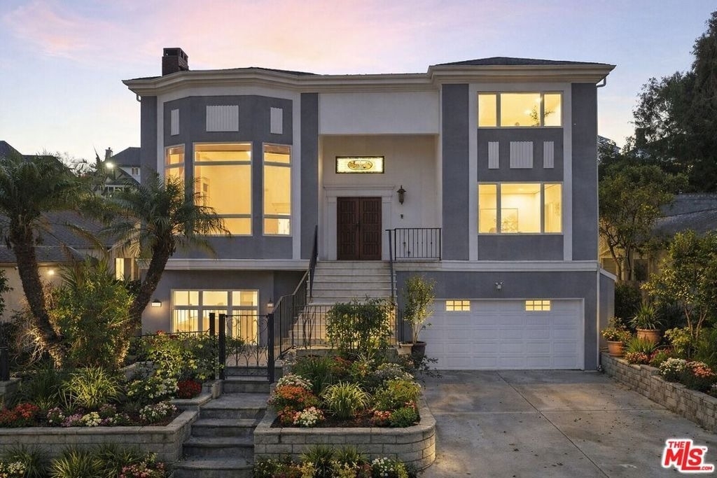 865 Warner Avenue - Photo 1
