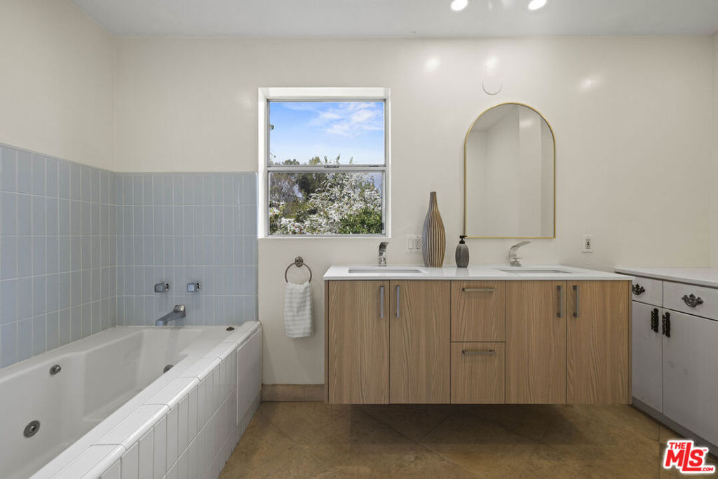 865 Warner Avenue - Photo 17