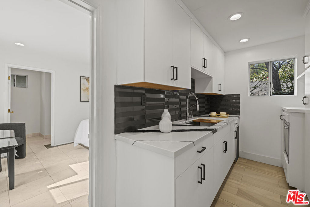 865 Warner Avenue - Photo 9