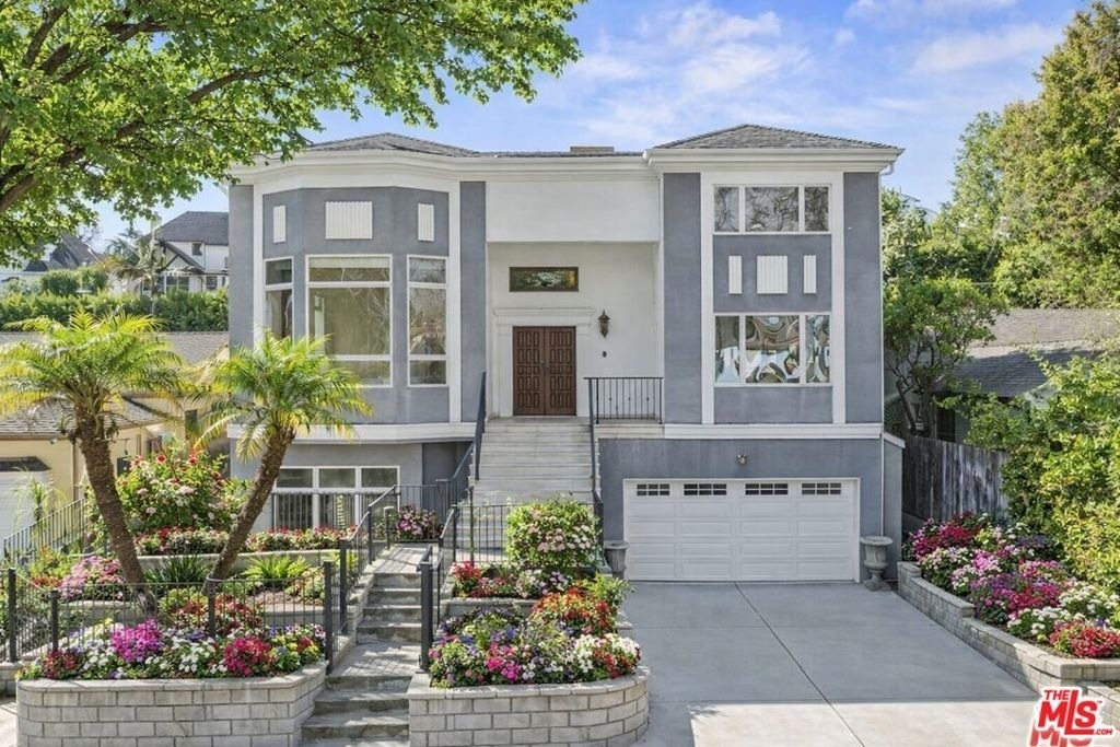 865 Warner Avenue - Photo 0