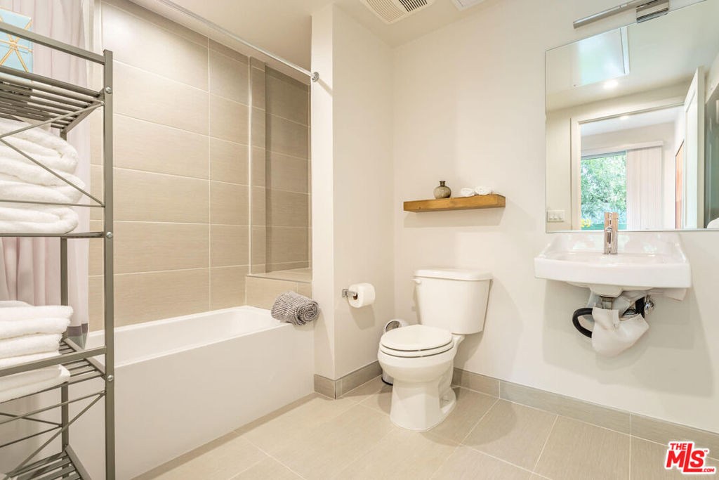 3726 Kelton Avenue - Photo 16