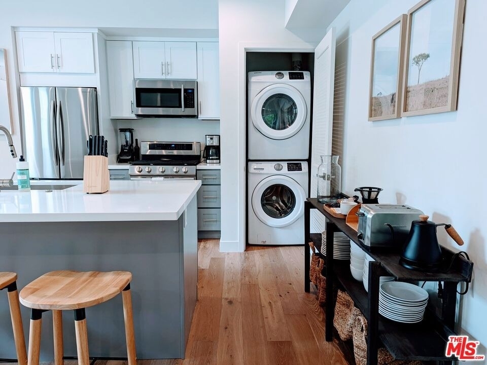 3726 Kelton Avenue - Photo 8
