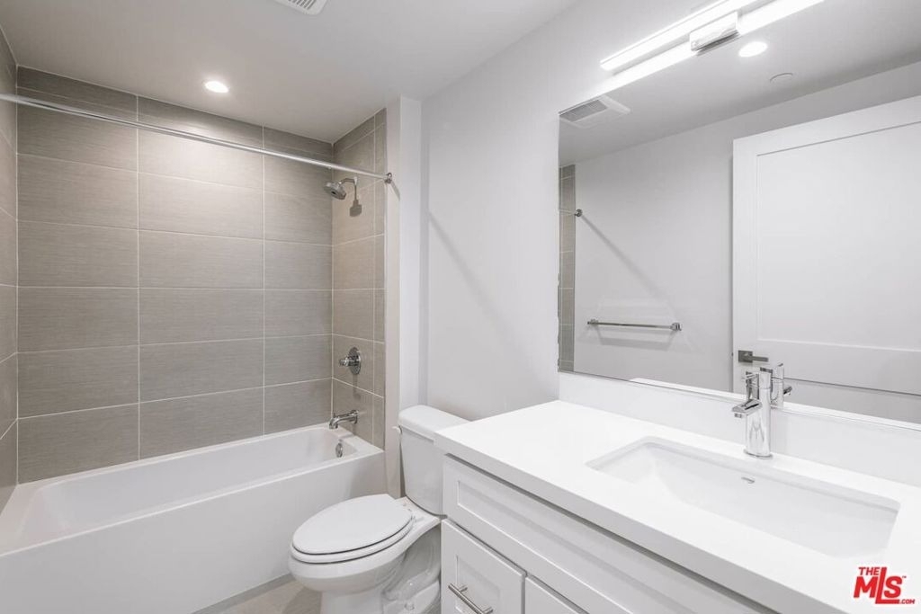 3726 Kelton Avenue - Photo 6