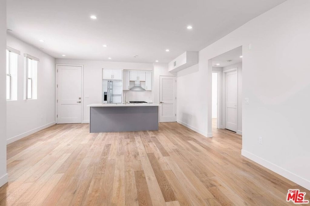 3726 Kelton Avenue - Photo 1