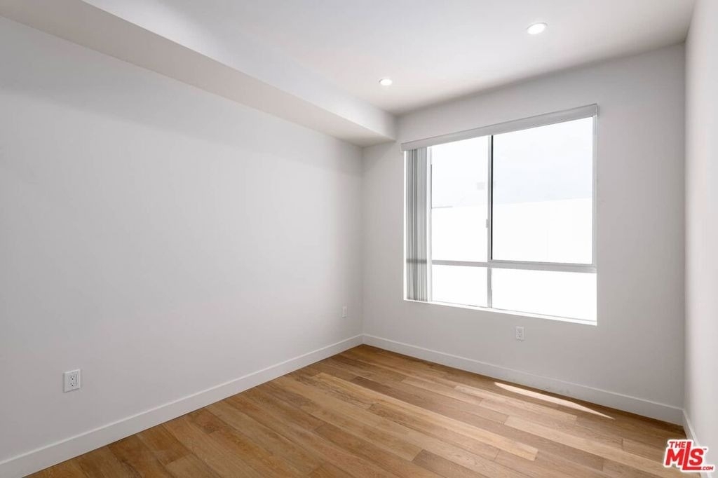 3726 Kelton Avenue - Photo 5