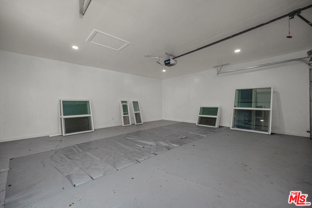 1091 Palm Terrace - Photo 31