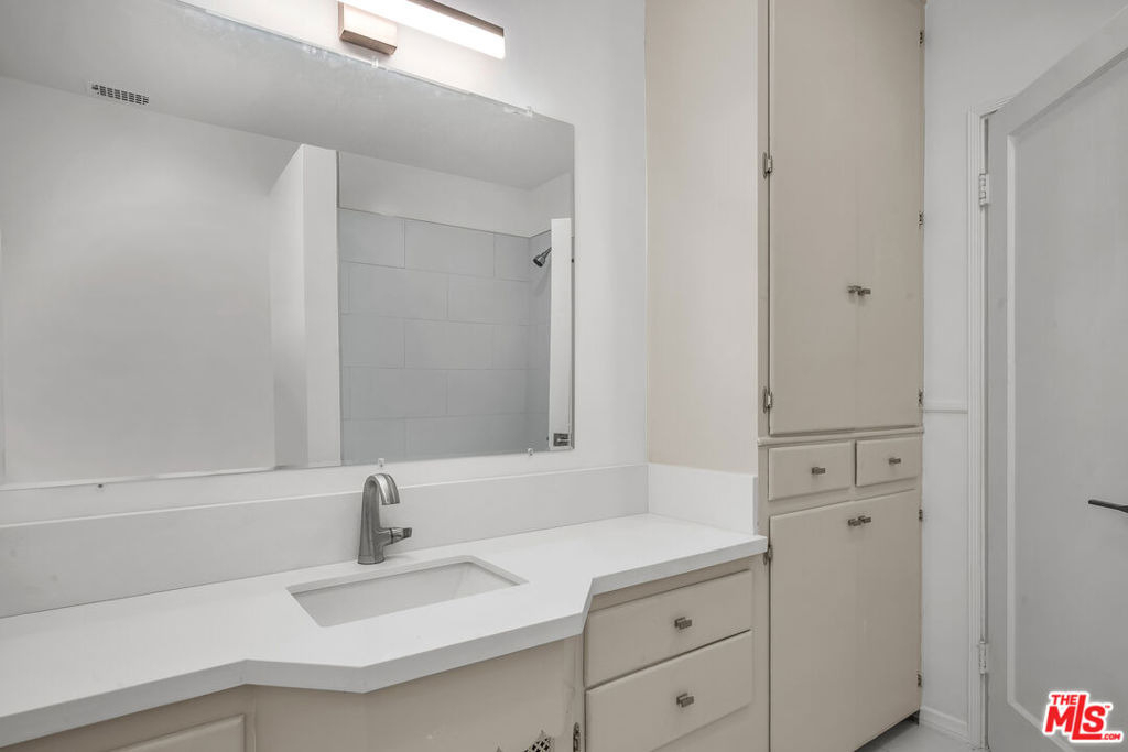 1091 Palm Terrace - Photo 23